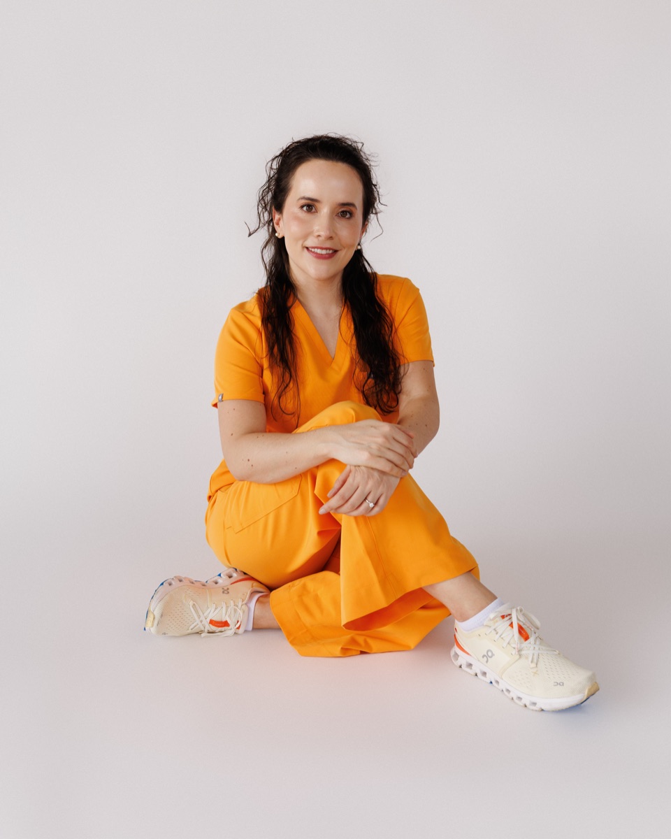 Retrato de la Dra. Laura Trujillo Ramírez, médica dermatóloga en Bogotá